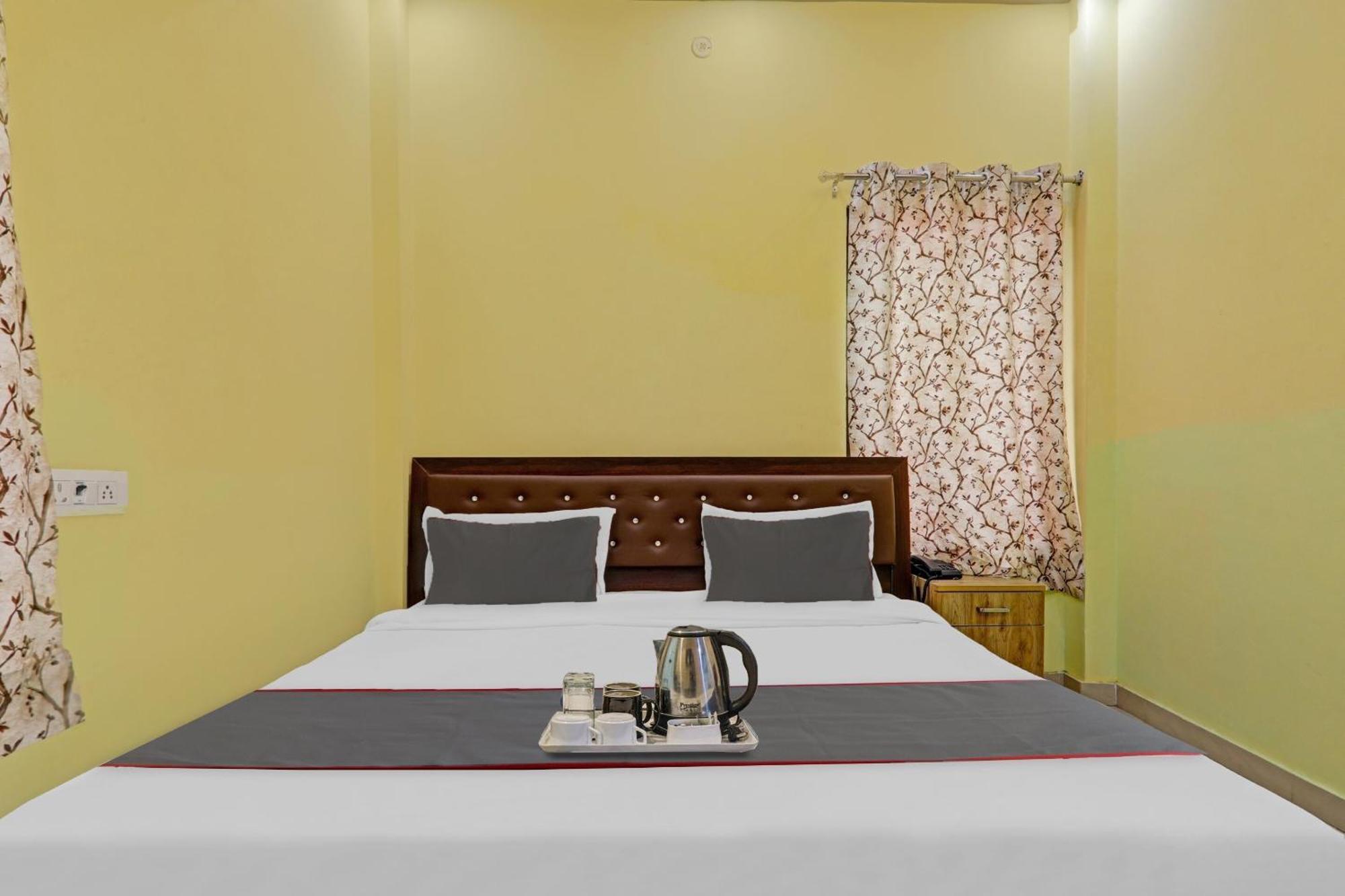 Capital O Phenix Elite Near Phoenix United Lucknow Exterior foto