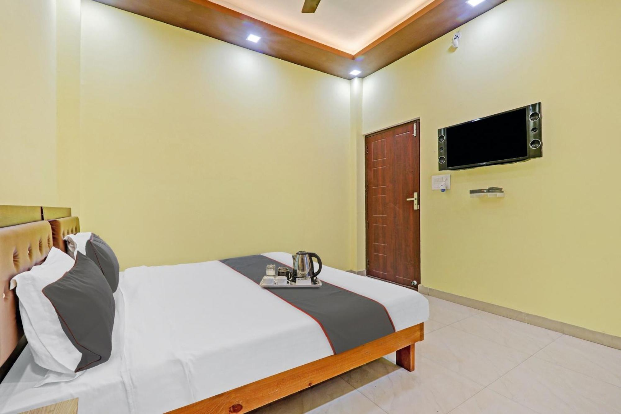 Capital O Phenix Elite Near Phoenix United Lucknow Exterior foto